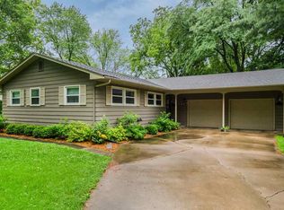1433 Glendale Rd, Iowa City, IA 52245