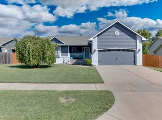 832 S Sunset Cir, Andover, KS 67002