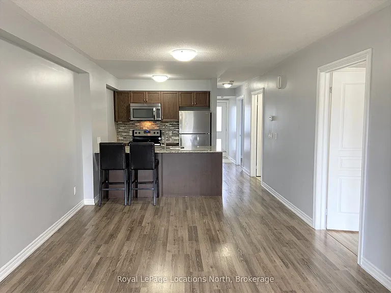 2 Anchorage Cres #203 — Photo 4