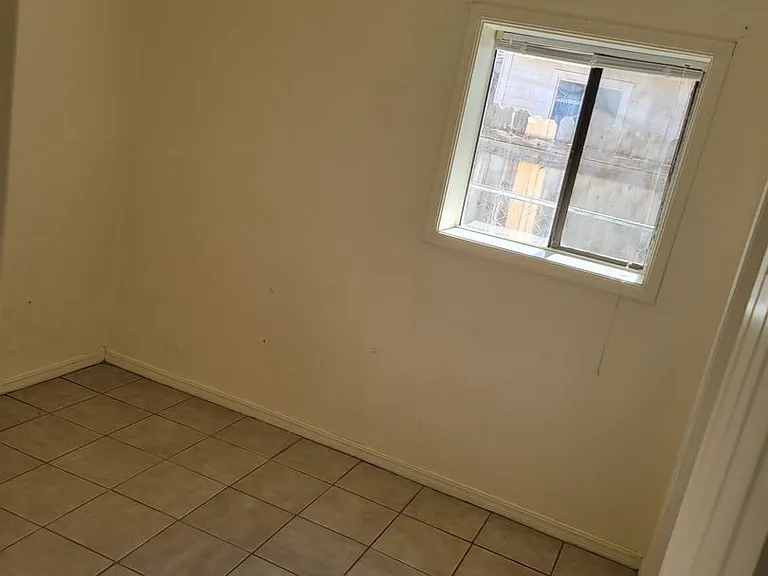 1302 Michigan Ave — Photo 3