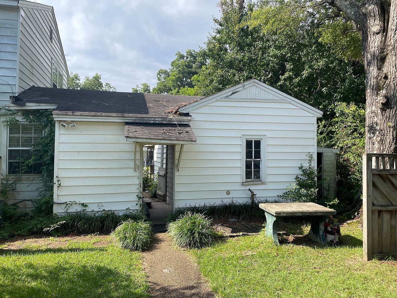 c. 1936 Spacious Fixer Upper For Sale in Amory, MS. 75K Sold Old