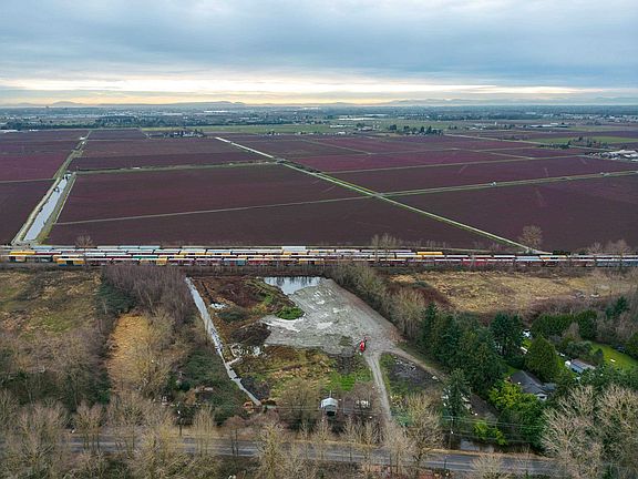 3rd image of 17260 River Rd