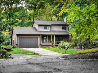 803 Greengate Oval, Northfield, OH 44067