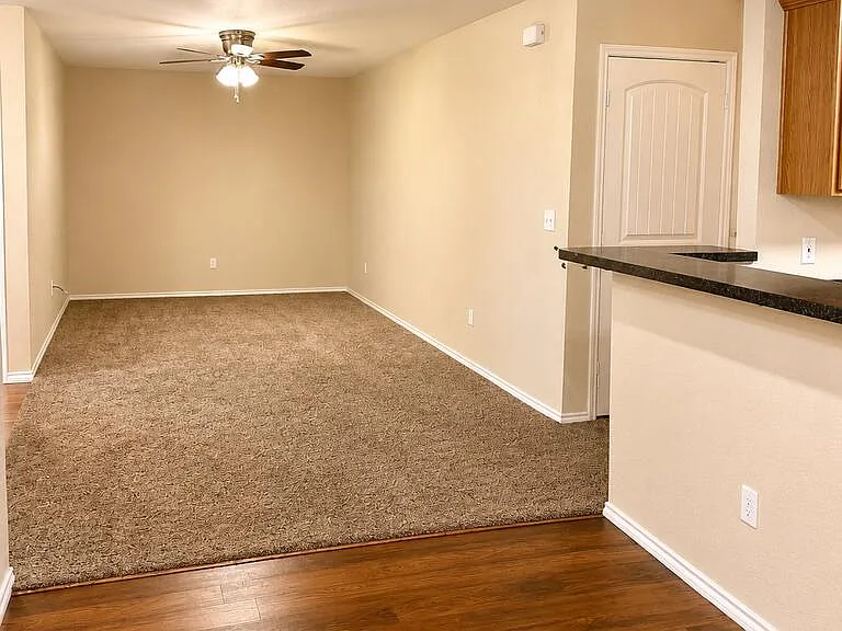 907 Copus Cir — Photo 3
