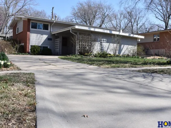 1449 Meadow Dale Dr, Lincoln, NE 68505
