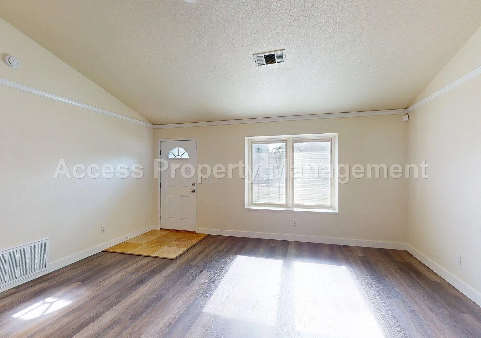 2 bed, 1169 sqft, $2,045 — Photo 3