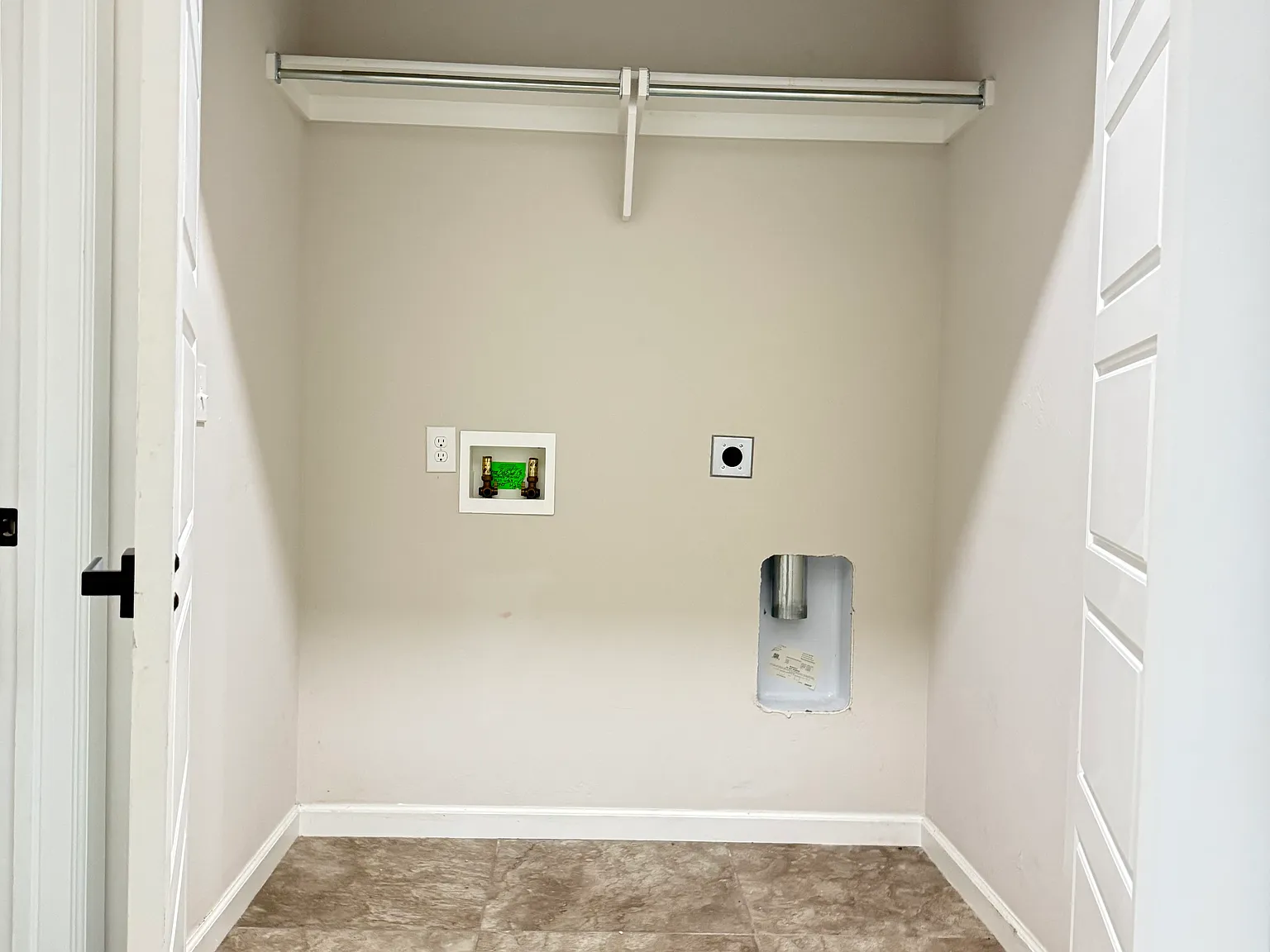 3 bed, 1350 sqft, $1,595 — Photo 3