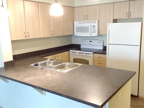 3rd image of 812 5th Ave N APT 212