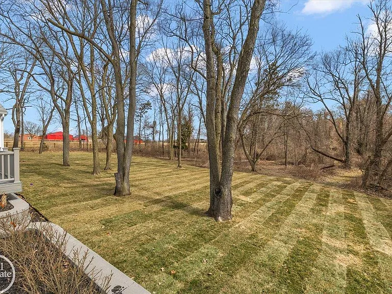 68000 Dequindre Rd — Photo 6