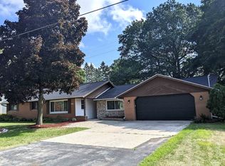 2447 Oak Lane Rd, Kawkawlin, MI 48631