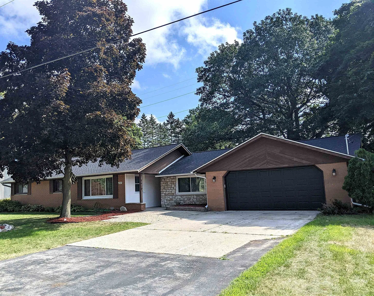 2447 Oak Lane Rd photo 1