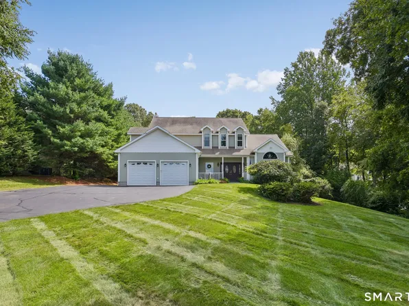 8 White Oak Lane, Waterford, CT 06375