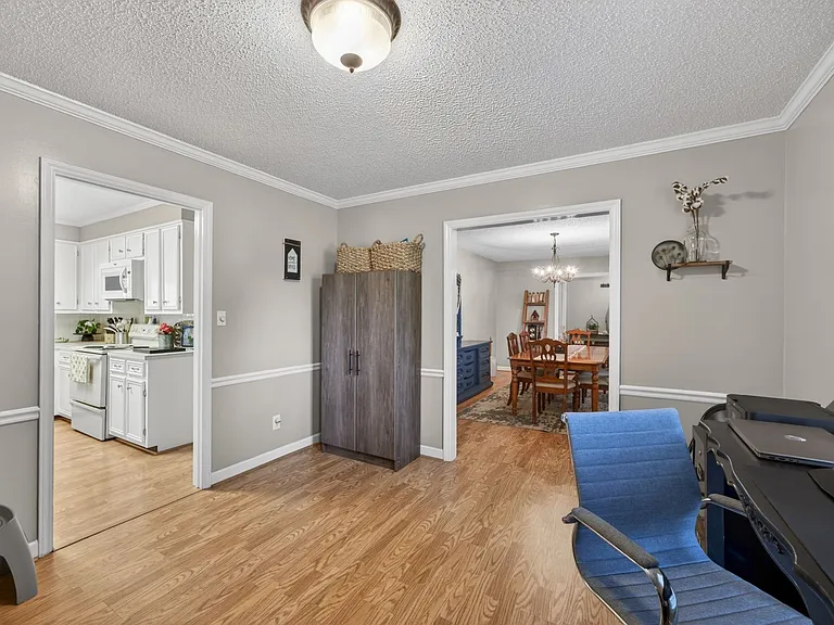 640 Summerest Ct — Photo 23