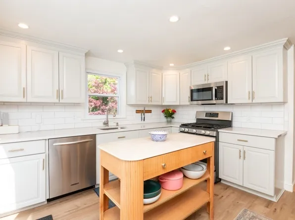 480 Beech St, Roslindale, MA 02131