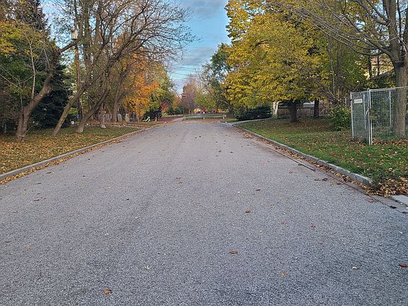 5th image of 3 View St