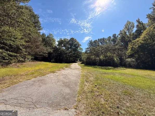 928 Old Corinth Rd, Newnan, GA 30263