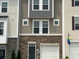 123 Charterhouse St, Falling Waters, WV 25419