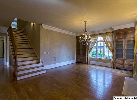 5th image of 371 Woodward Ct