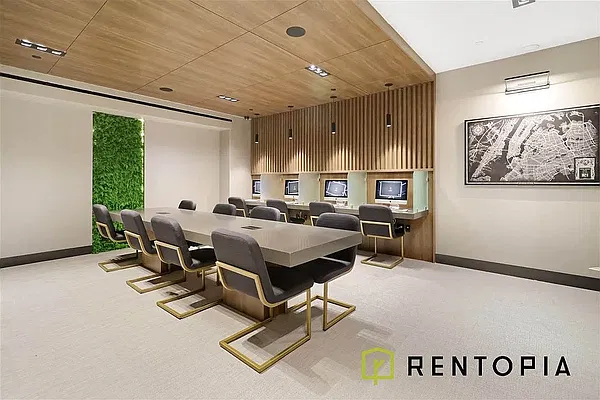 Office, photo 1