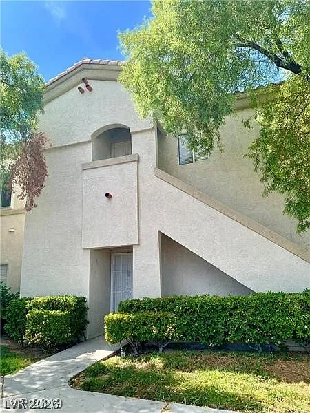 2 bed, 2.0 bath, 1177 sqft, $1,600 — Photo 1