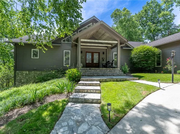 15 Blazing Star Trl, Landrum, SC 29356