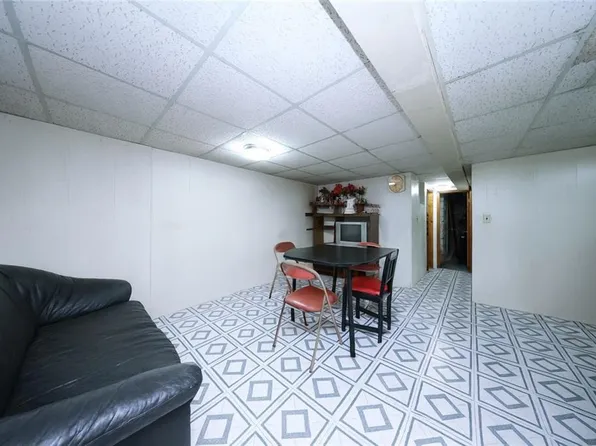 2284 East 22nd Street image 14 of 35