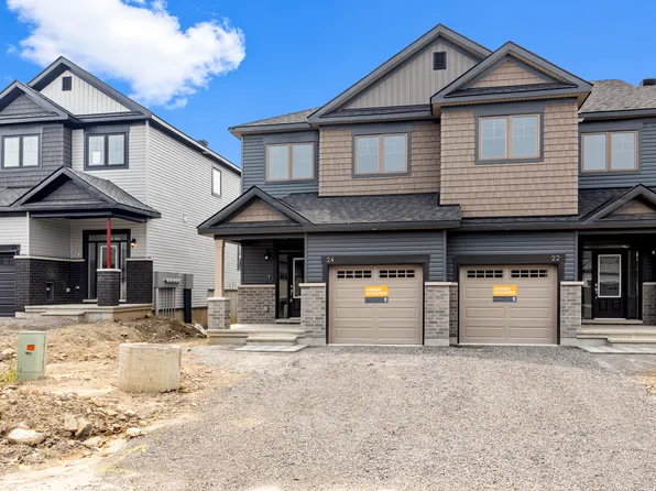 24 Atop Ln #1, Ottawa, ON K1X 0H2