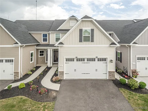 177 Sandstone Cir, Grand Island, NY 14072