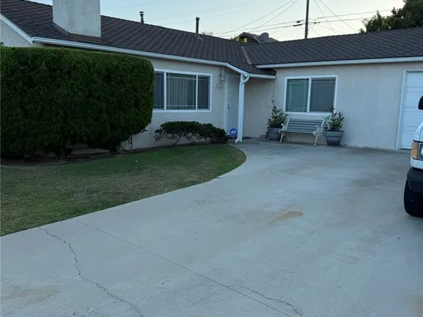 2073 President Pl, Costa Mesa, CA 92627