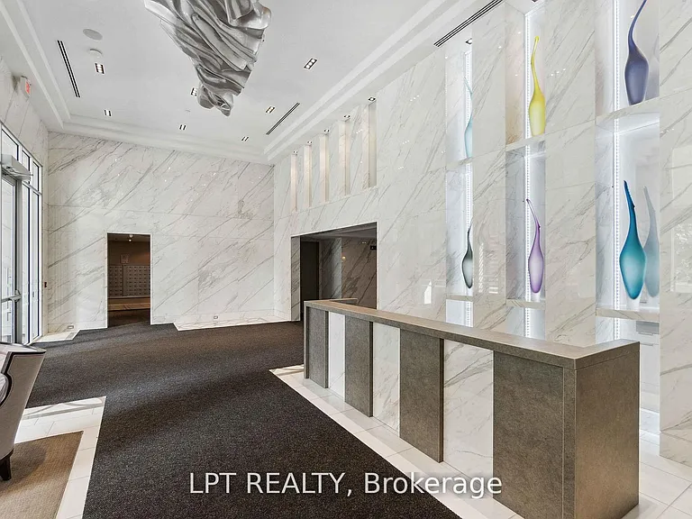 111 Champagne Ave S #307 — Photo 5