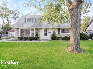 16730 Sunset Ridge Dr, Country Club Hills, IL 60478