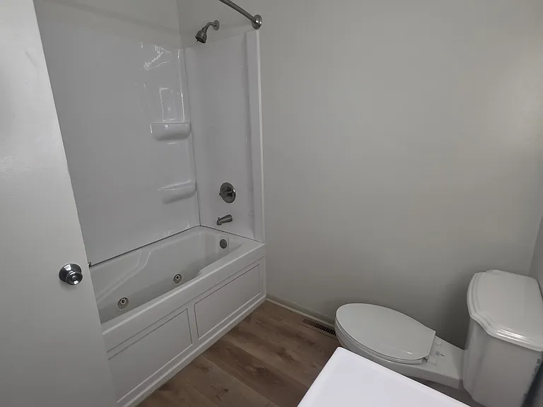 199 Lakeview Dr — Photo 6