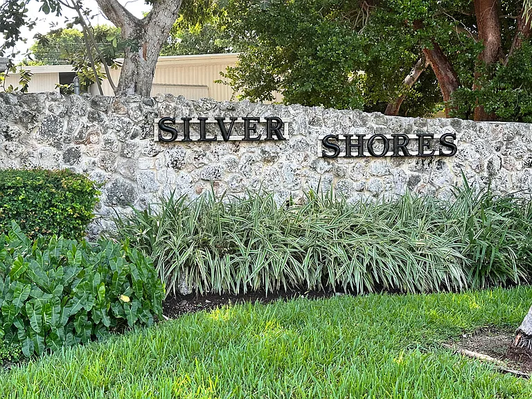 702 N Silver Cir — Photo 10