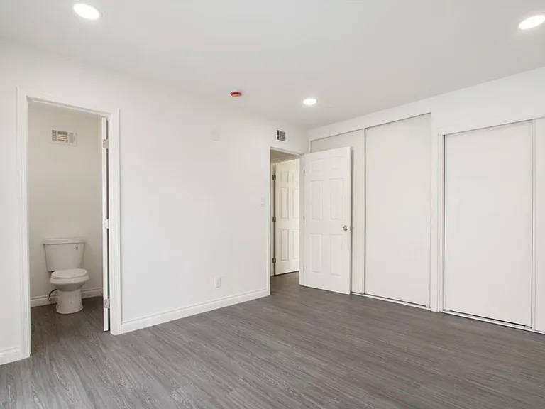1121 W Holguin St — Photo 10