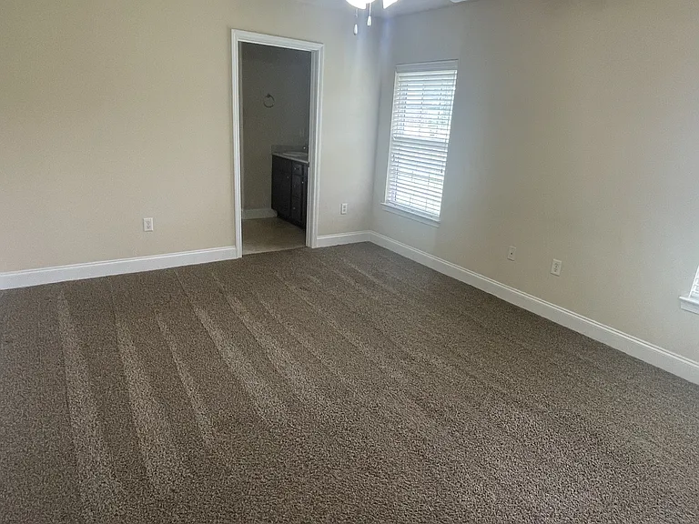 148 Old Ivy Rd — Photo 8