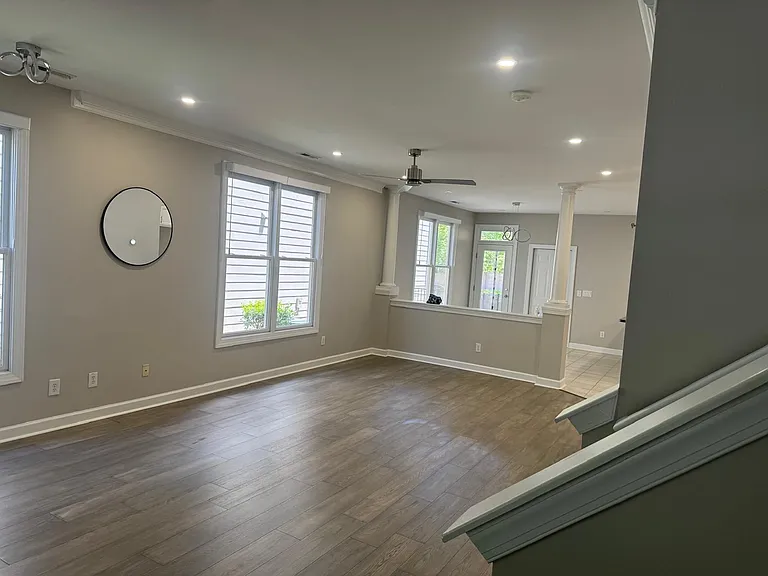 1637 Legendary Ln — Photo 2