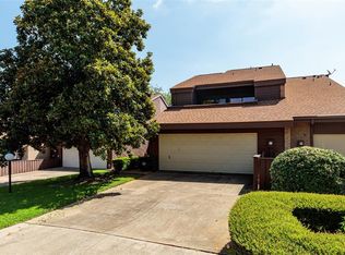 733 Oakwood Trl, Fort Worth, TX 76112