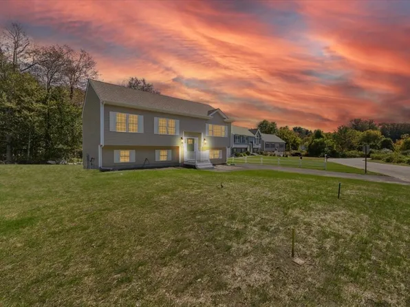 977 Stonegate Lndg, North Dighton, MA 02764