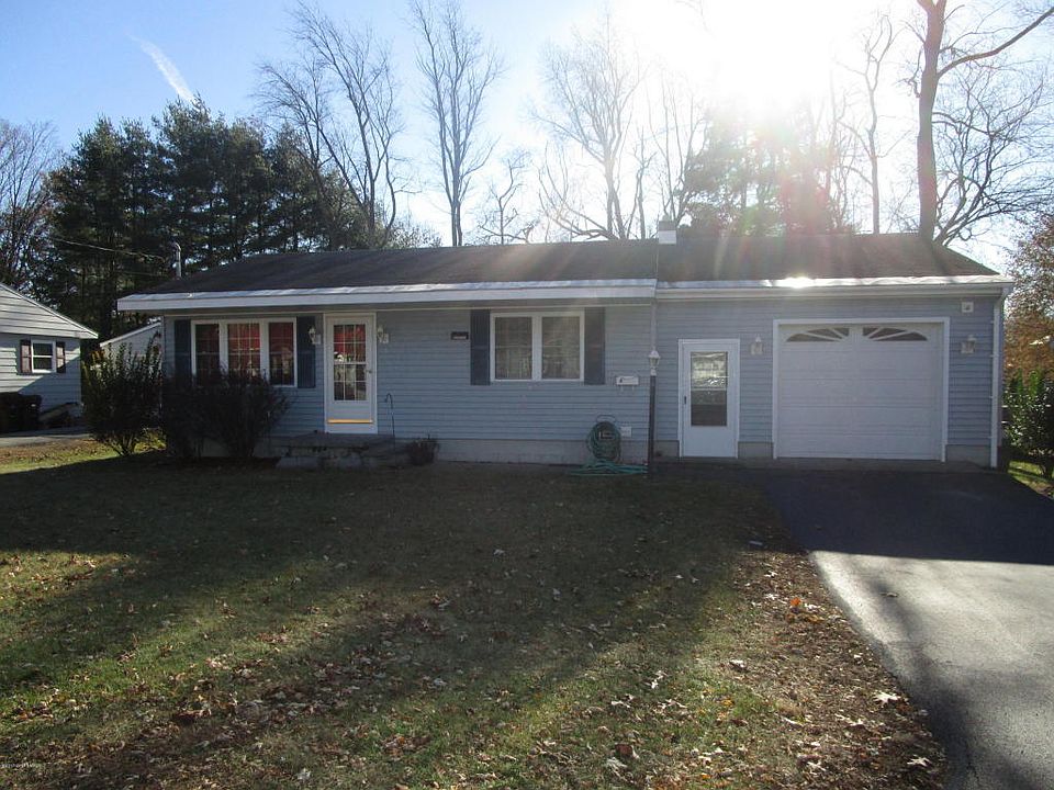 1st image of 4 La Claire St