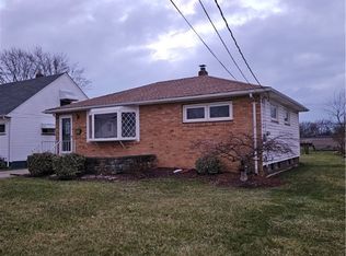 6076 Greene Dr, Brookpark, OH 44142