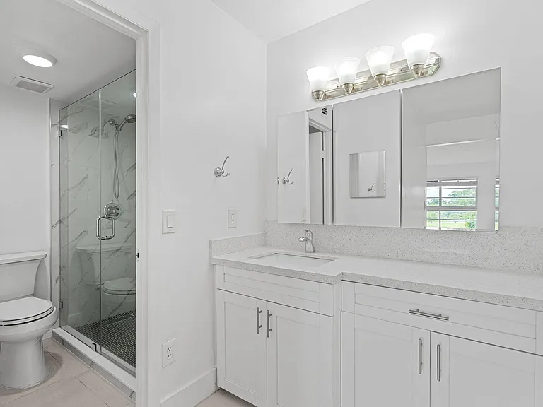 9170 Fontainebleau Blvd #301 — Photo 21