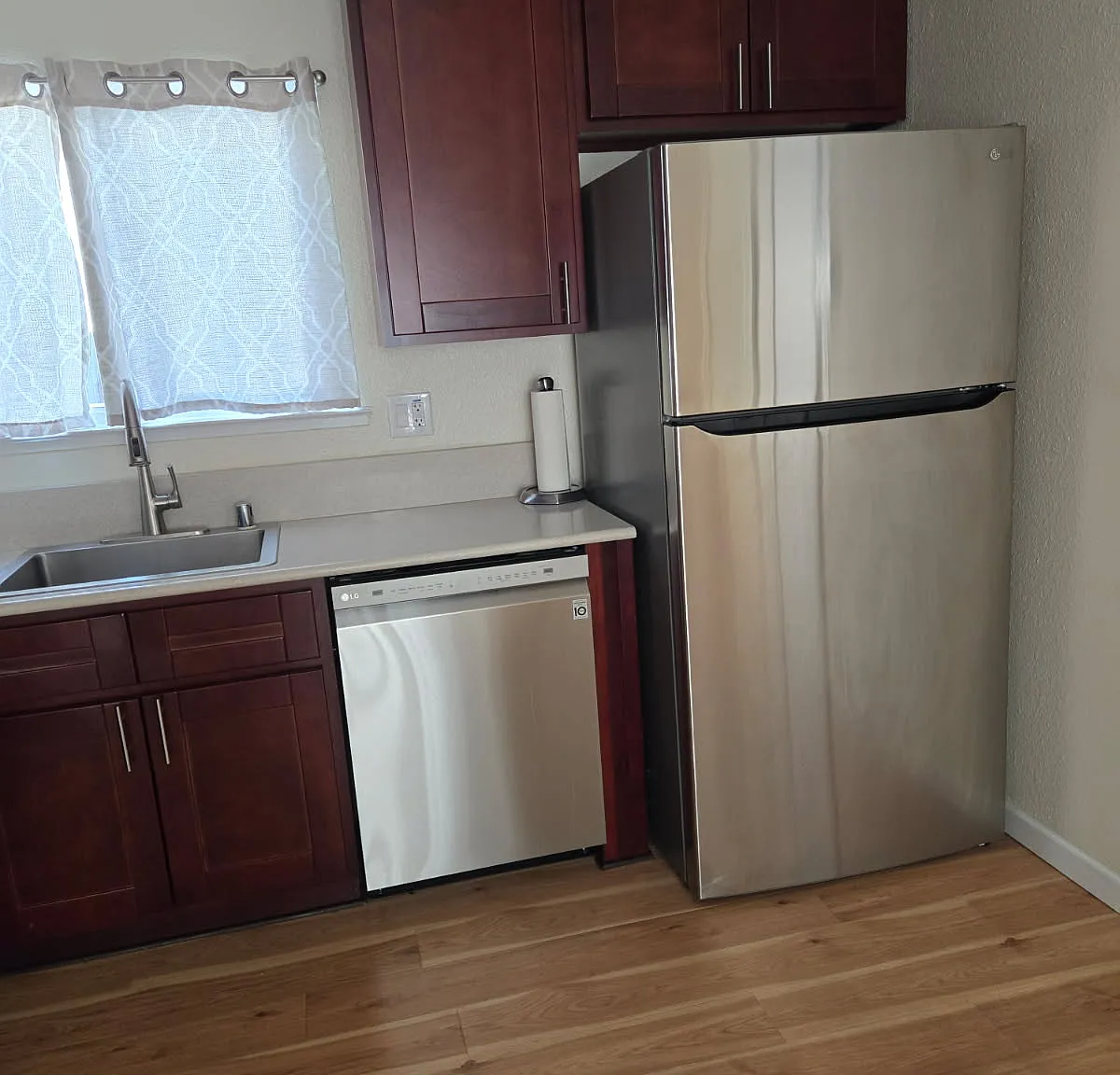 3 bed, 1148 sqft, $2,400 — Photo 3