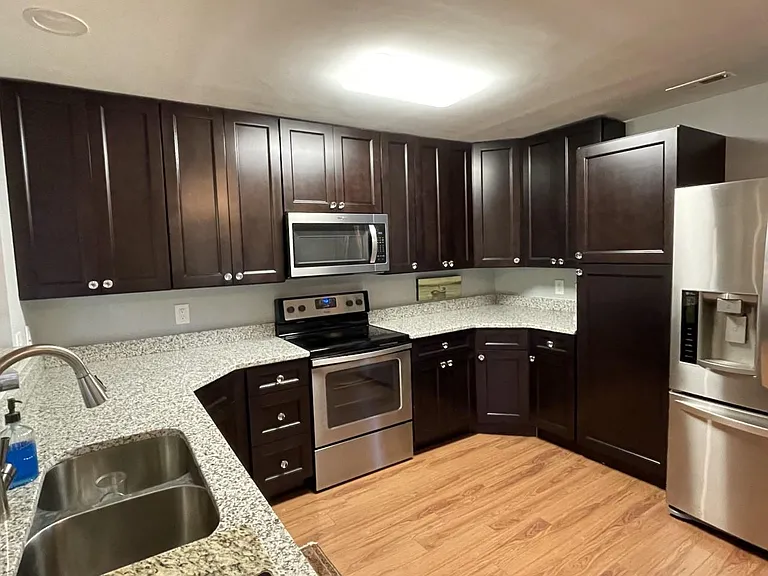 526 Nowell St — Photo 3