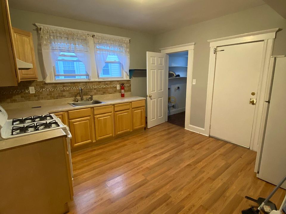 KItchen with walk-in pantry