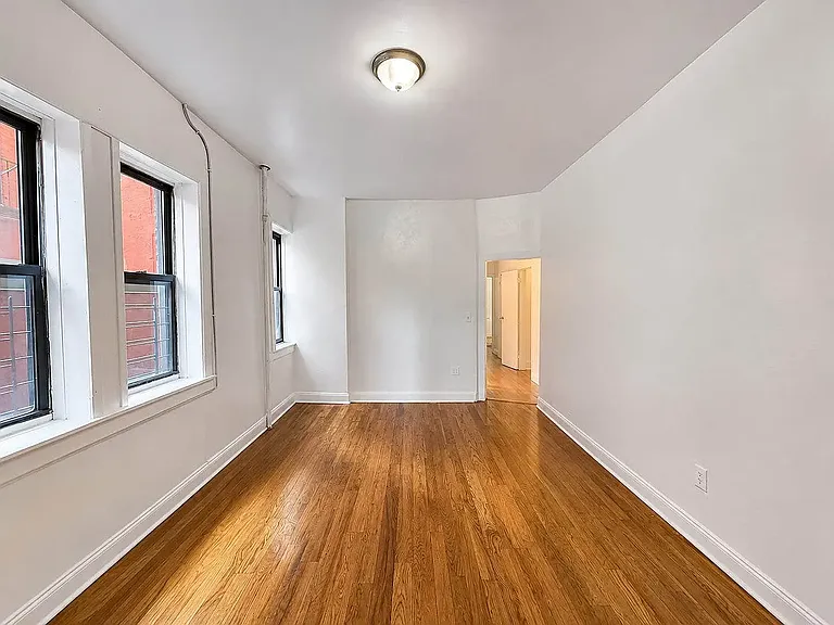 550 Kosciuszko St #1L — Photo 8