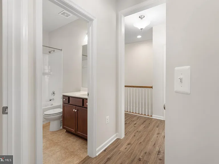 9627 Hillcrest Dr — Photo 38