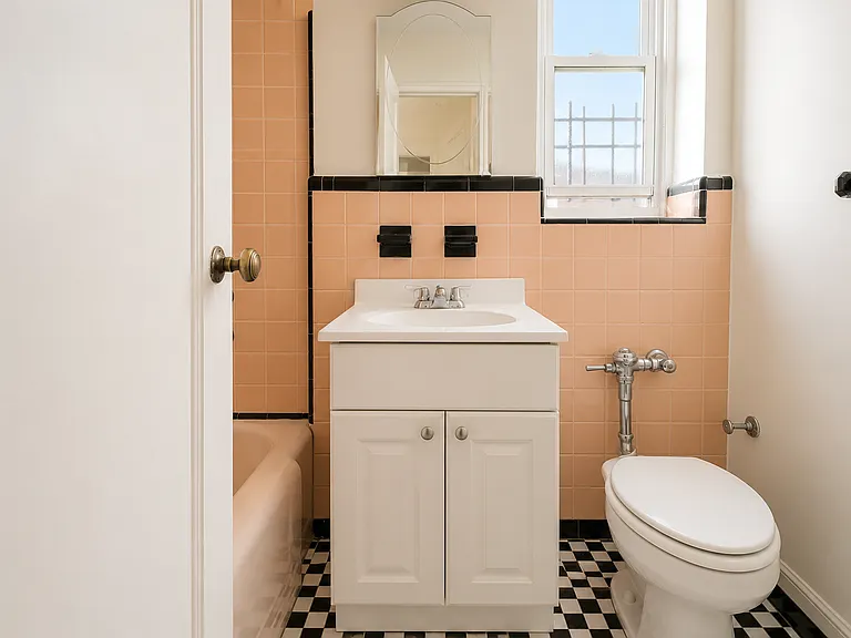 515 Avenue I #101 — Photo 8