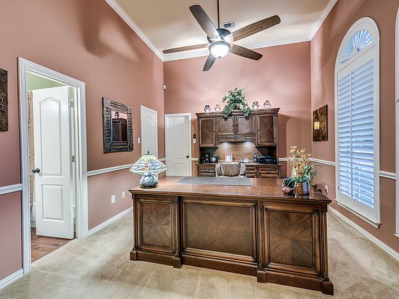 Front guest suite/office