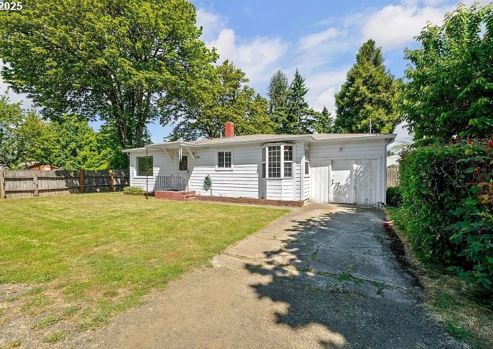 161 1st St, Dillard, OR 97432 | Zillow