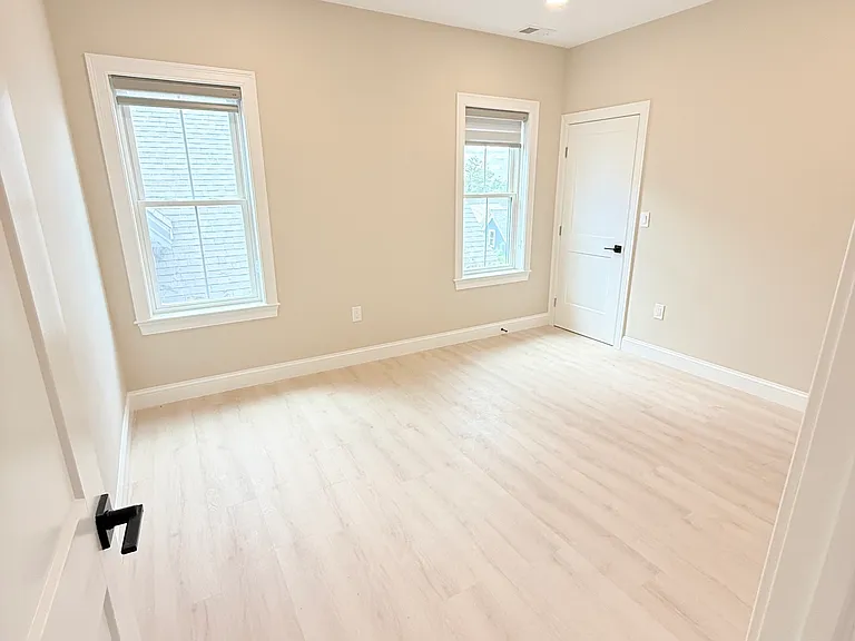 231 Highland Ave #4 — Photo 13